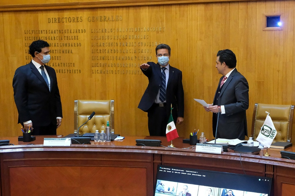 El doctor Víctor Hugo Borja Aburto durante la toma de protesta como titular de la Unidad de Educación e Investigación del IMSS, el 2 de diciembre de 2021. Foto tomada del Twitter de @Tu_IMSS 