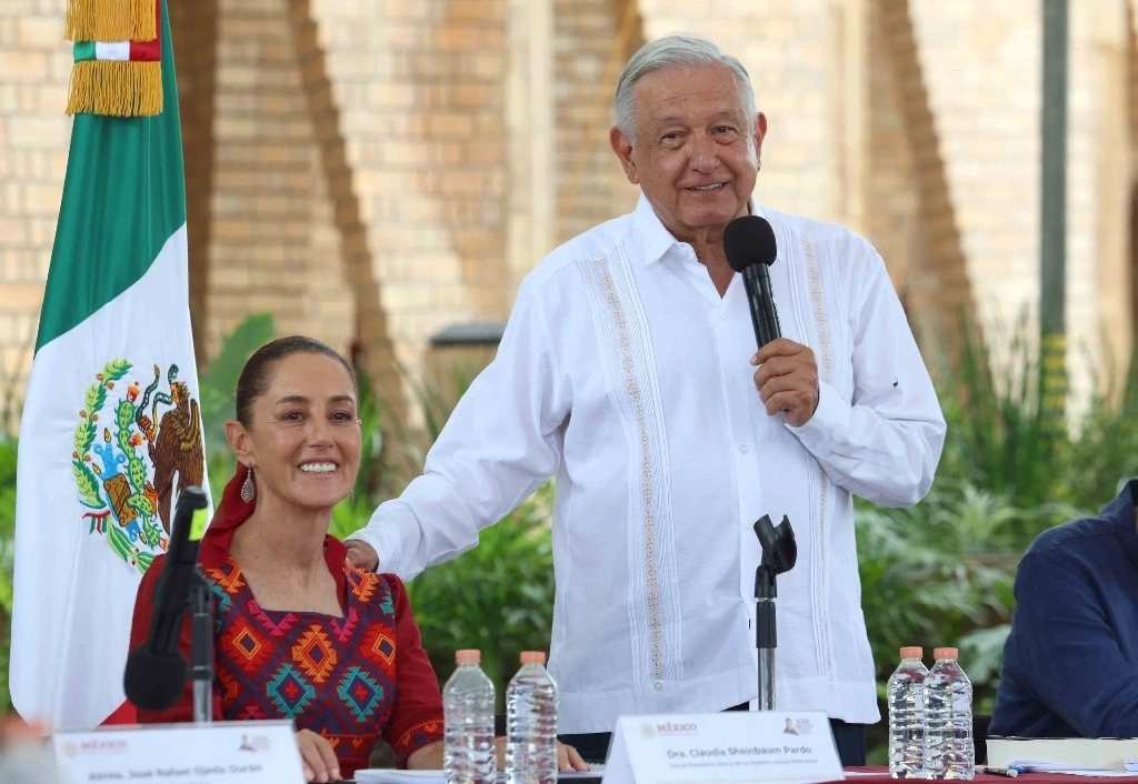 El presidente, Andrés Manuel López Obrador, durante la supervisión de proyectos prioritarios y de infraestructura para Nayarit. Foto Presidencia 