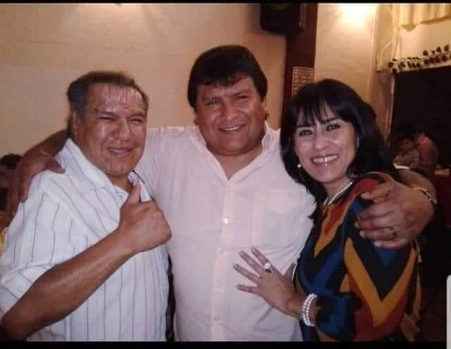 “Papá, te amo con toda mi vida. Me dejas con el corazón destrozado. Ya estás con Chely, con mi abuelita que tanto extrañabas. ¡Cuídame desde el cielo y nunca me sueltes, por favor! Te honraré día a día. Gracias, papito. No tengo palabras”, escribió Villano V Jr. en redes sociales. Foto Instagram @villanovjr92