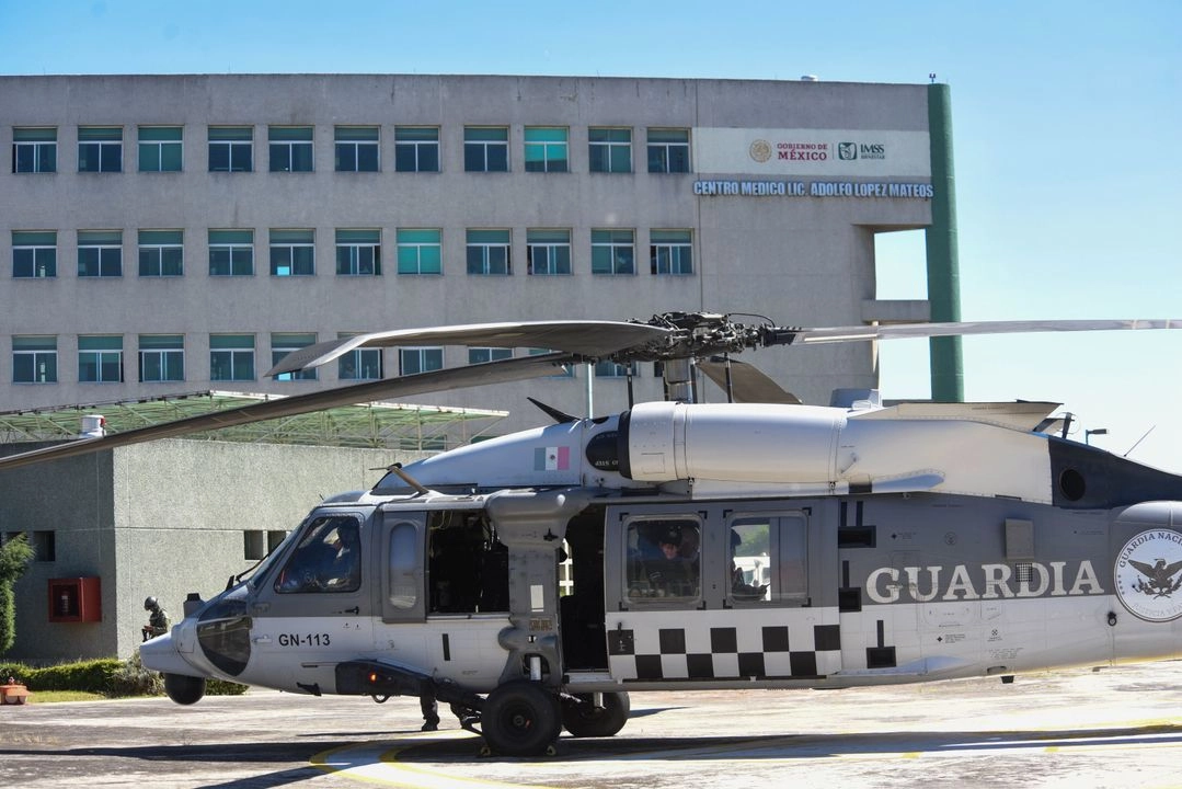 Derivado de los trabajos de investigación del Gabinete de Seguridad, elementos de la Secretaría de la Defensa Nacional (Defensa), Guardia Nacional (GN), Secretaría de Marina (Marina), Secretaría de Seguridad y Protección Ciudadana (SSPC) y FGR, ejecutaron tres cateos en Reynosa, Tamaulipas, a partir de reportes sobre las operaciones de Santos Rueda, presunto integrante de dicha organización criminal. Foto 
