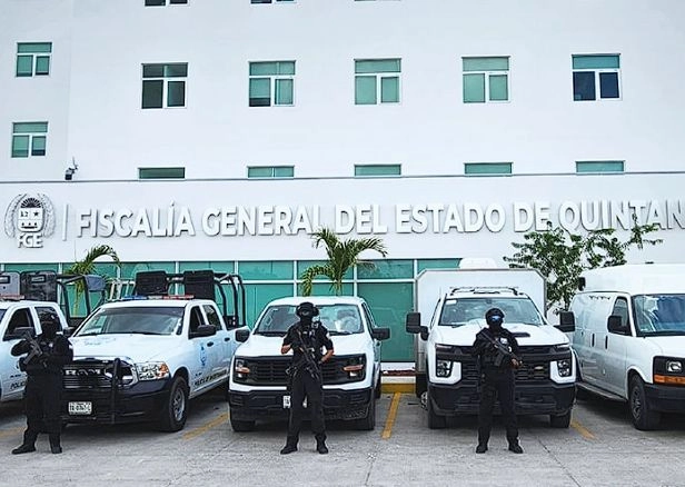 María Patrón Pat, madre de Francisca Mariner y presidenta del colectivo Madres Buscadoras por Quintana Roo, informó que el pasado viernes a las 9 de la mañana, inició la audiencia (que duró de 20 horas con 30 minutos) de la ex funcionaria, señalada como presunta responsable de no aplicar el protocolo homologado de búsqueda de personas ausentes. Foto 