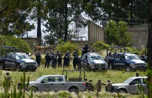 Elementos de la Marina, Guardia Nacional y agentes de la fiscalía mexiquense fueron atacados por civiles armados en el municipio de Texcaltitlán. Foto Cuartoscuro