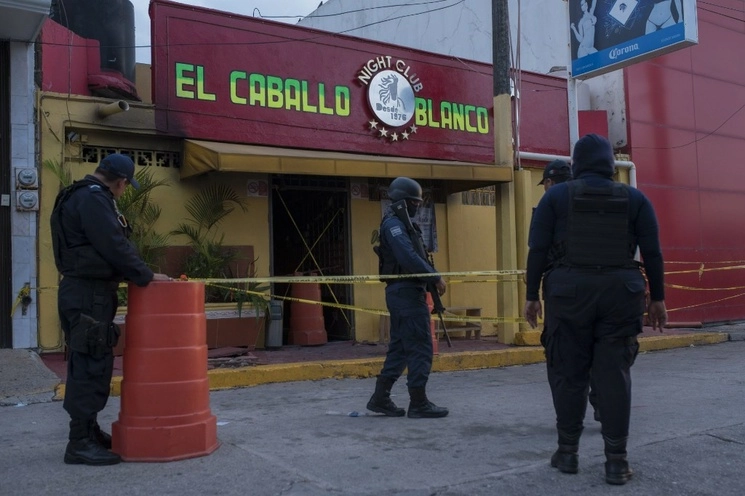 Presencia militar tras el ataque al bar ubicado en Coatzacoalcos, Veracruz. Foto Cuartoscuro / archivo 