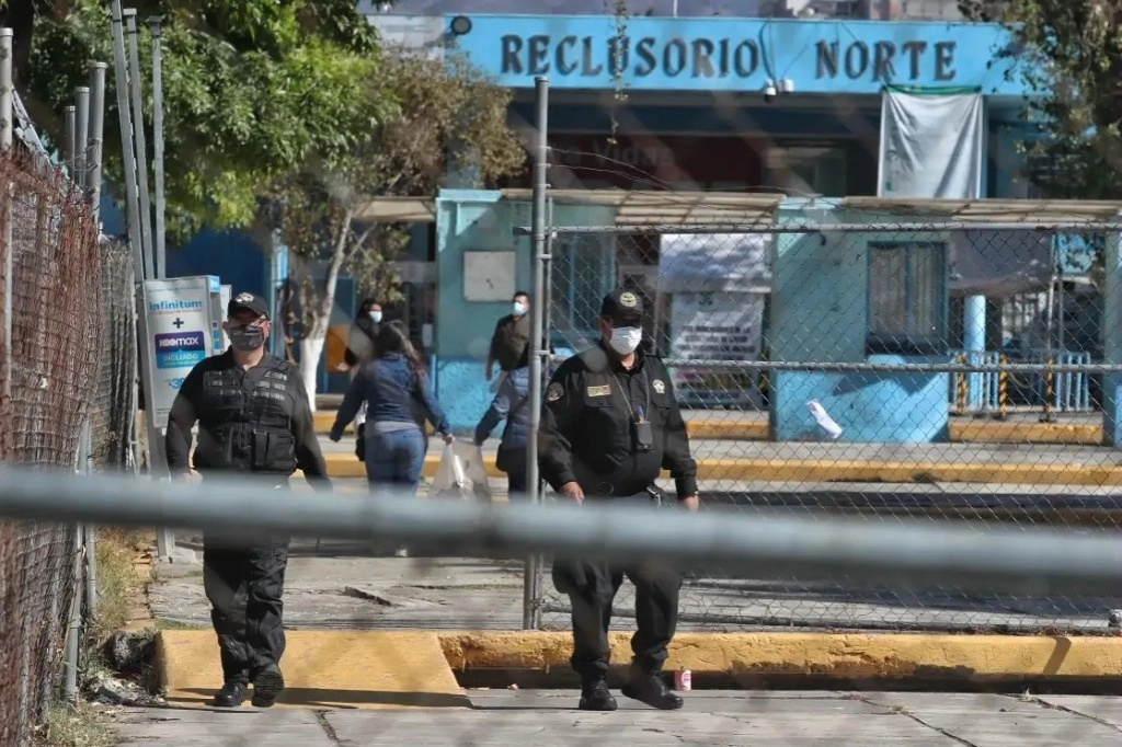 Sean Alejandro N y César Bernardo N permanecerán en el Reclusorio Preventivo Varonil Norte. Foto Marco Peláez / Archivo