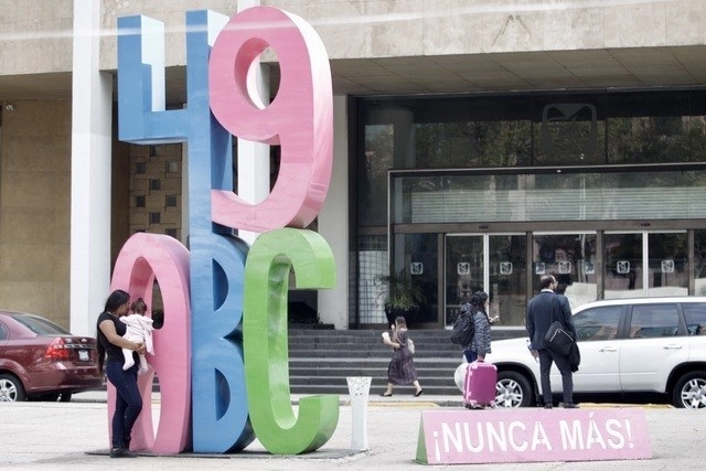 Antimonumento ubicado frente a las oficinas nacionales del Instituto Mexicano del Seguro Social, ubicadas en la Ciudad de México, en memoria de los menores fallecidos en el incendio de la Guardería ABC. Foto Yazmín Ortega Cortés / Archivo