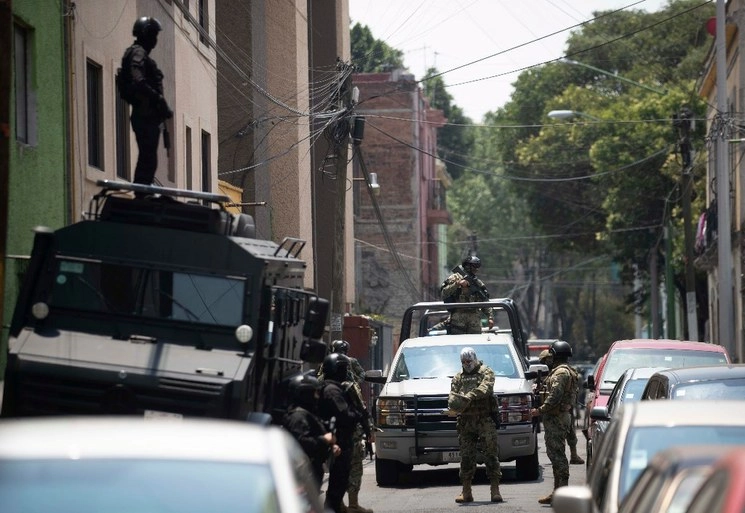 El pasado 21 de mayor, en un operativo conjunto, autoridades federales y capitalinas detuvieron en la colonia Guerrero a  Brandon Alexis Flores Ramírez, 'El Junior', hermano de 'El Lunares', ex líder de la Unión Tepito. Foto 'La Jornada'