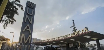 Acceso principal de la FES Acatlán. 