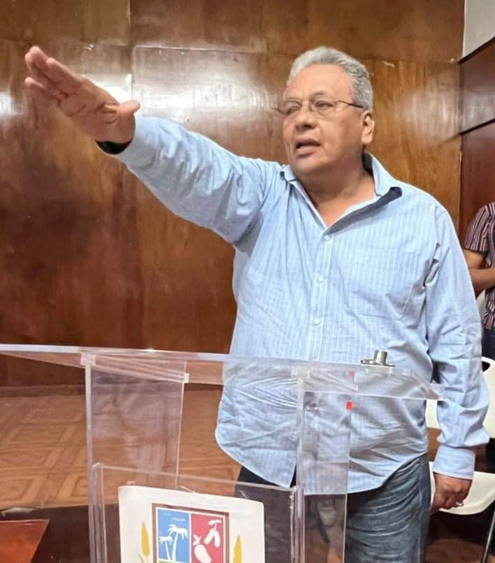 En tanto, Francisco Javier Partida rindió protesta como presidente municipal interino del municipio de Tecuala, Nayarit. Foto cortesía