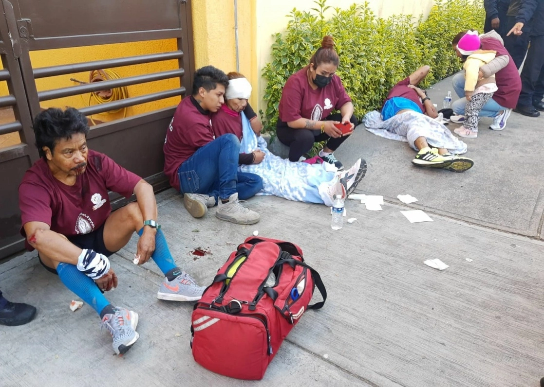 Algunos de los peregrinos atropellados. Foto Cuartoscuro
