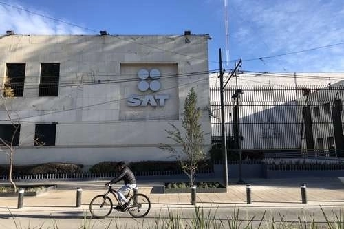 Oficinas del SAT en la Ciudad de México. Foto Luis Castillo / Archivo