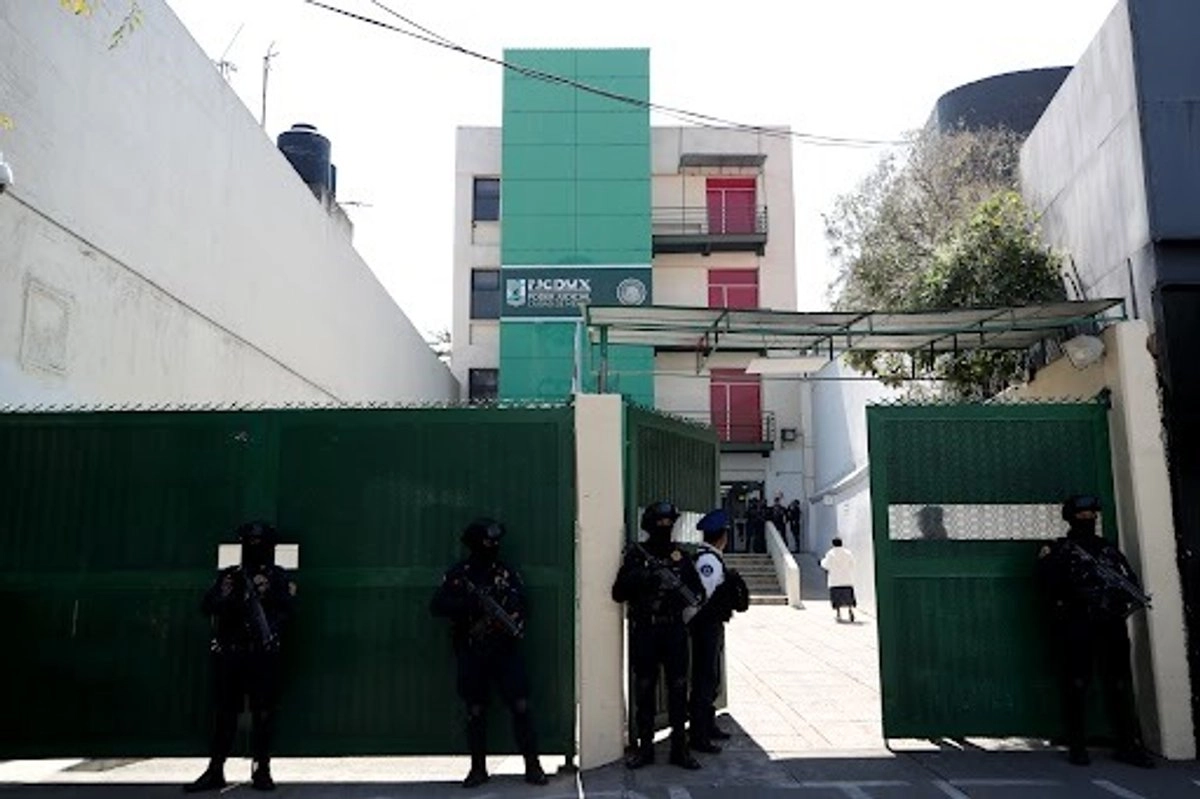 En audiencia por cumplimiento de orden de aprehensión en las salas orales de Doctor Lavista, el Ministerio Público realizó la imputación correspondiente en contra del sujeto que fue detenido el martes pasado.