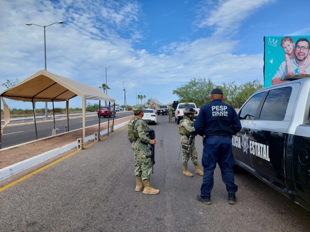 Ejército y policía estatal realizan retenes de seguridad en Sonora. Foto tomada del Twitter de @SonoraSeguridad / Archivo