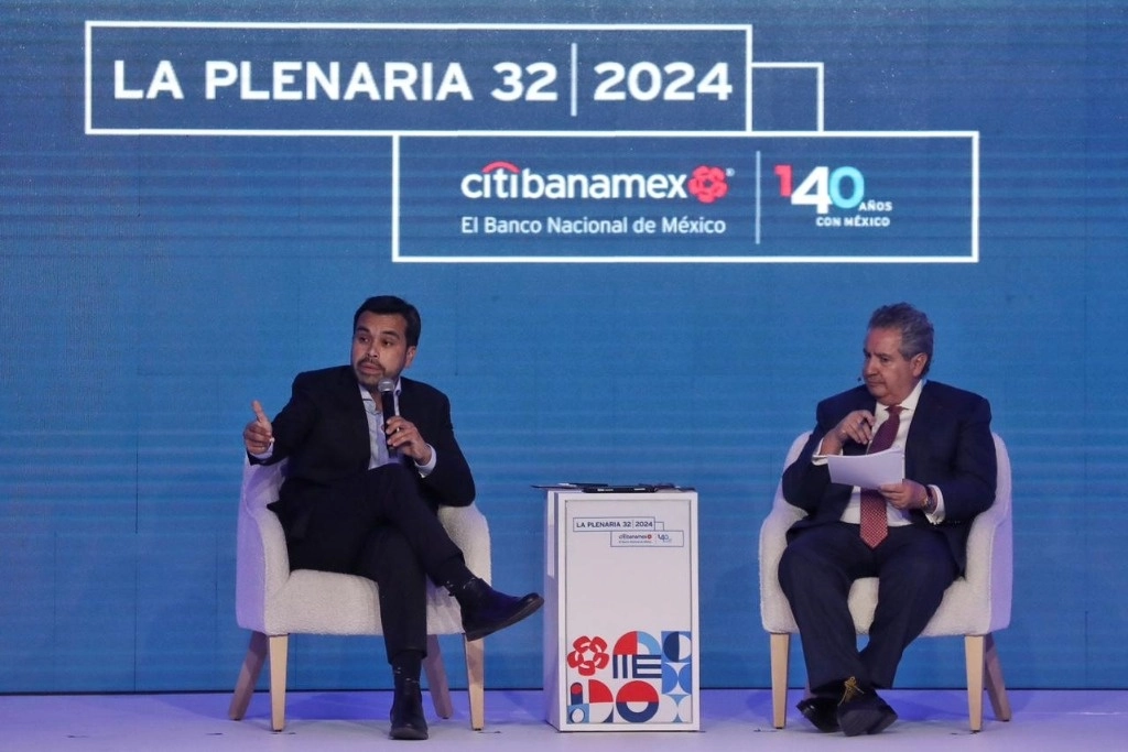 El candidato a la presidencia por Movimiento Ciudadano, Jorge Maynez, durante su asistencia a la plenaria de Citibanamex. Fotos: Marco Peláez