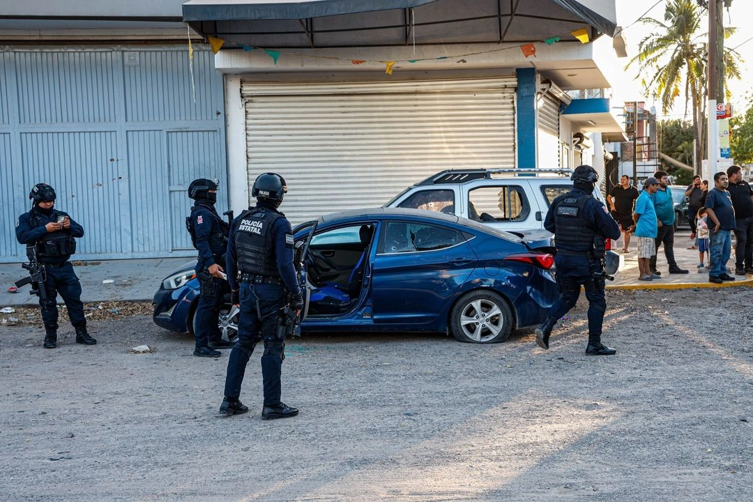 Al momento de la refriega, una familia circulaba por la zona, por lo cual quedaron entre el fuego cruzado contra los militares.