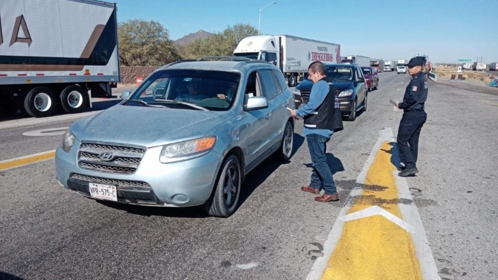  Empleados de las casetas de cobro de Caminos y Puentes Federales (Capufe) reportaron una afluencia similar a la de diciembre de 2021, cuando aún persistía el temor por la pandemia. Foto  Cristina Gómez Lima 
