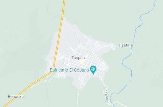 Los cadáveres de tres menores de edad fueron hallados en la inmediaciones del estadio de beisbol de Tuxpan, Jalisco. Captura de imagen tomada de Google Maps 