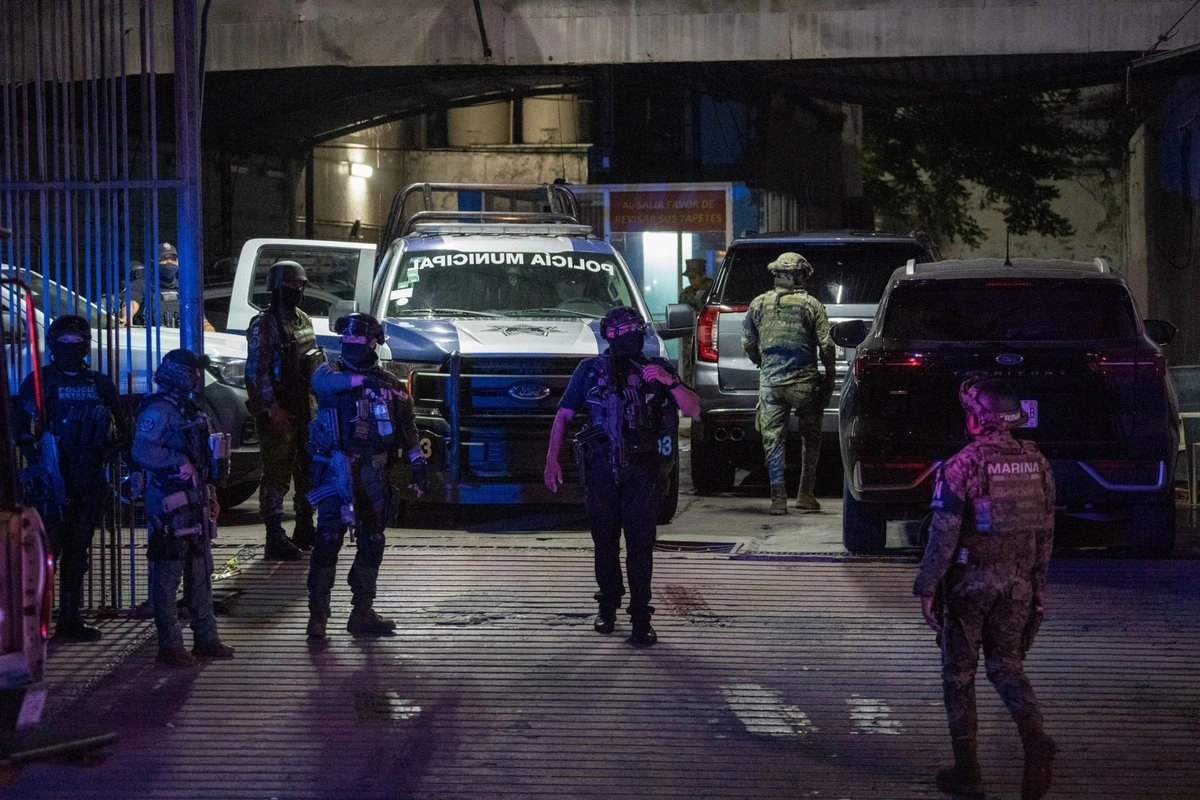 La Fiscalía General del Estado de Veracruz fue la encargada del levantamiento del cuerpo y de iniciar la carpeta de investigación correspondiente, para lo que recabaron indicios en el domicilio de la víctima.