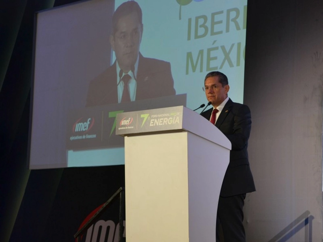 El presidente del Instituto Mexicano de Ejecutivos de Finanzas, Alejandro Hernández. Foto tomada del Twitter de @IMEFOficial / Archivo