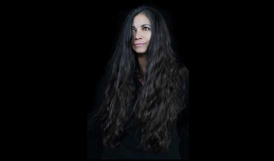 En la imagen, la poeta, novelista y dramturga Carmen Boullosa. Foto Daniel Mordzinski
