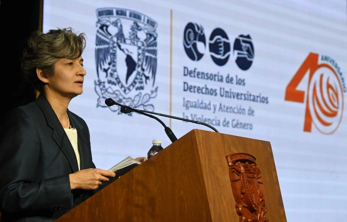 Guadalupe Barrena Nájera, titular de la Defensoría de los Derechos Universitarios de la Universidad Nacional Autónoma de México (UNAM), destacó que en las más de cuatro décadas de existencia de esta instancia, que en 2020 se convirtió en Defensoría de los Derechos Universitarios, Igualdad y Atención de la Violencia, ha escuchado a 53 mil personas. Foto 