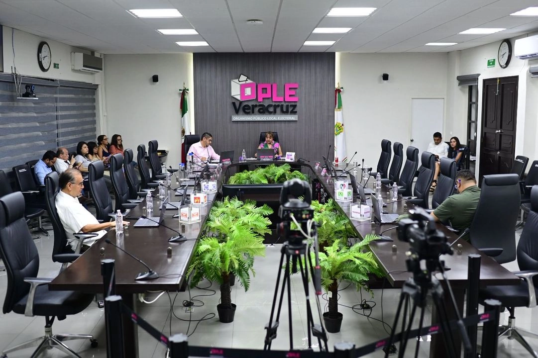 La consejera presidenta del Organismo Público Local Electoral (OPLE), Marisol Delgadillo Morales dijo que el mayor número de solicitudes provienen de aspirantes del Partido del Trabajo, aunque también hay de otras organizaciones políticas y por ello, todas se están atendiendo.