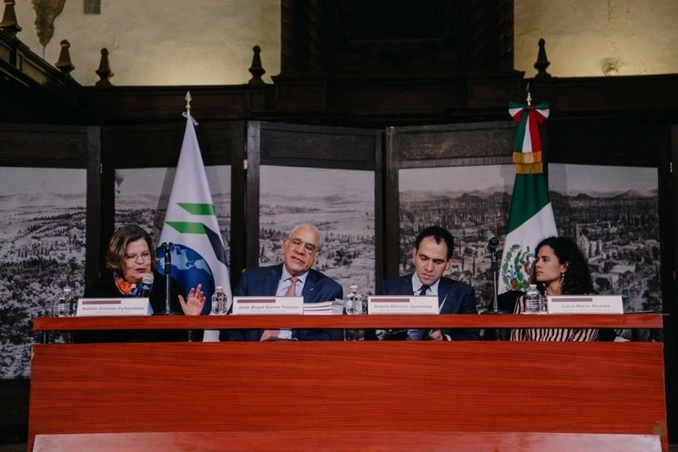 José Ángel Gurría, secretario general de la OCDE, dijo que los pendientes son varios en la región para cerrar la brecha de género laboral. Foto Twitter @Hacienda_Mexico