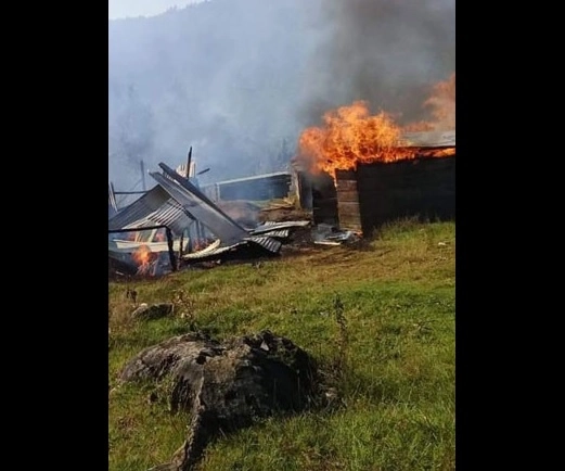 Habitantes de la comunidad de Pedernal Yashtinín, municipio de San Cristóbal de las Casas, mantienen una disputa agraria desde 2003 con sus vecinos de El Bosque. Foto Cuartoscuro