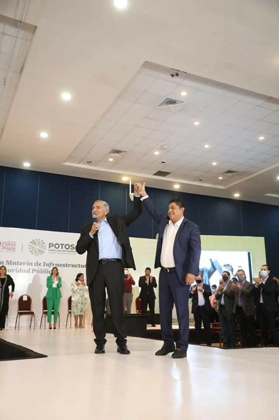 • Fortalecer la seguridad pública, terminar el Aeropuerto de Tamuín, rehabilitar el acueducto de la presa El Realito, entre otras, son las acciones acordadas. Foto Especial