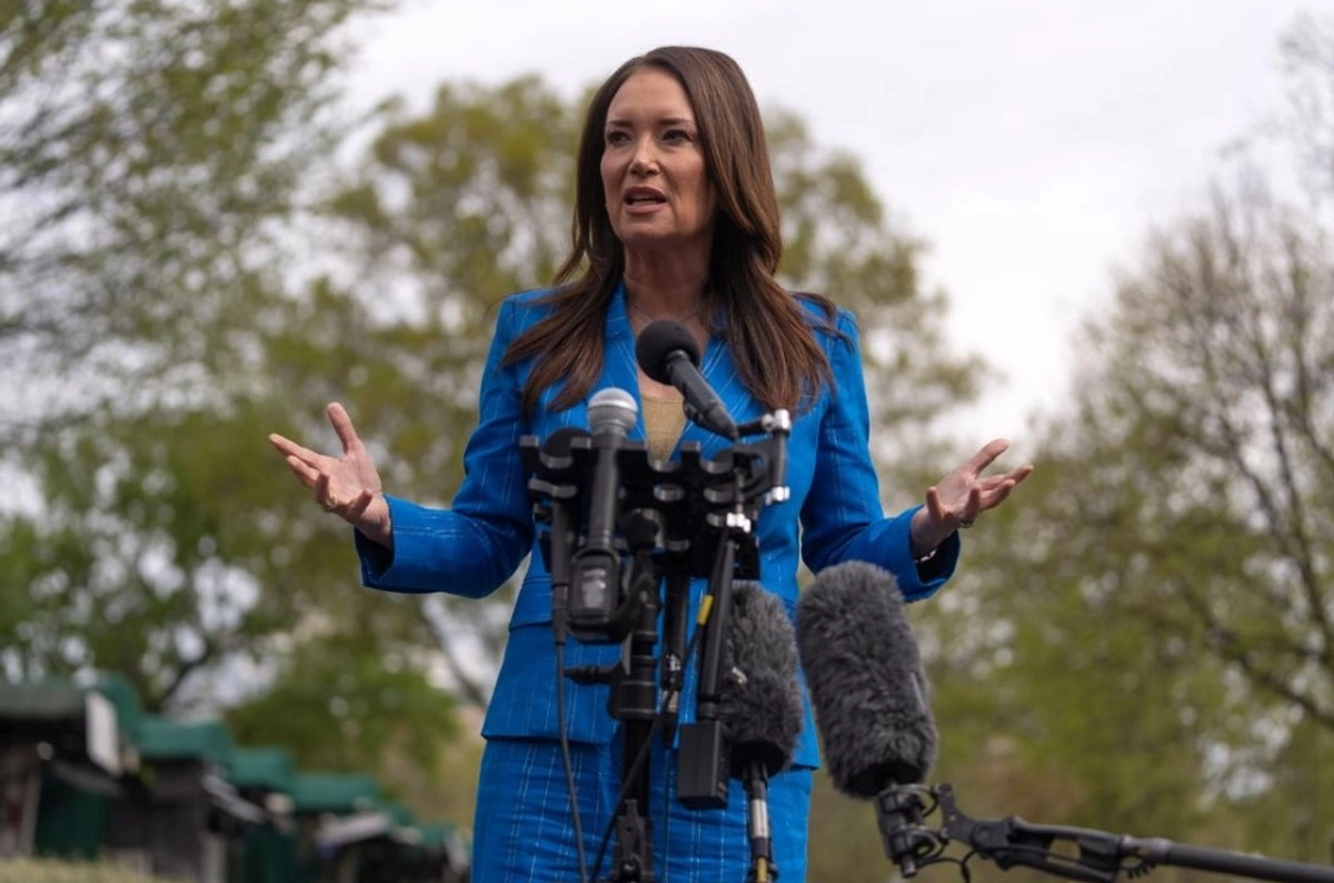 Brooke Rollins, secretaria de Agricultura, durante una conferencia de prensa frente a la Casa Blanca, en Washington.