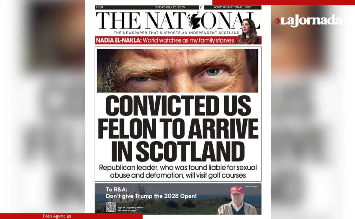 Cientos de personas protestaron ayer por la visita privada del presidente de Estados Unidos, quien jugó golf en el club Turnberry –de su propiedad– bajo un fuerte dispositivo de seguridad y arremetió contra la migración, la cual, sostuvo, es uno de los grandes problemas de Europa. El diario ‘The National’ publicó en primera plana: “Un delincuente estadunidense convicto llega a Escocia”. Foto