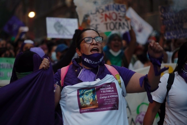 Organizaciones feministas marchan por el Día Internacional de la Eliminación de la Violencia contra las Mujeres, el pasado 25 de noviembre, en la Ciudad de México. Foto Cristina Rodríguez
