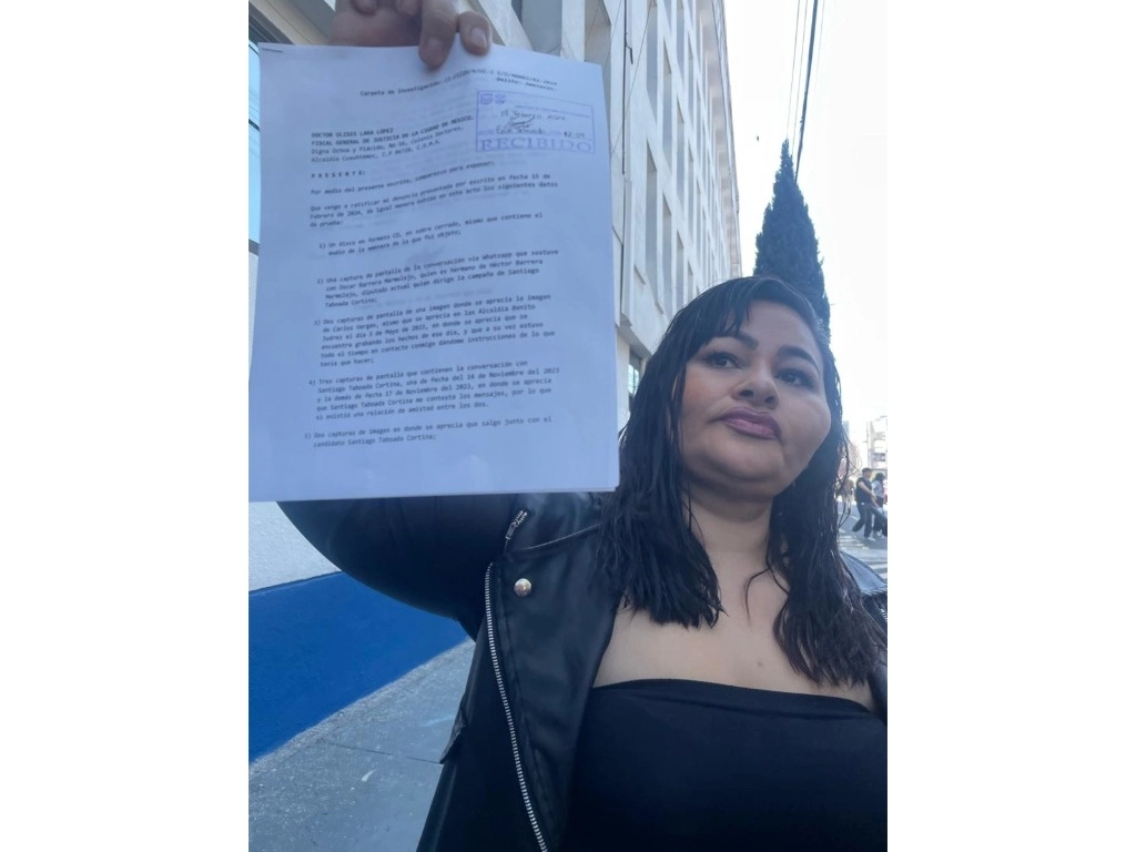 Alejandra Orozco Pacheco, ex trabajadora de la alcaldía de Benito Juárez, denunció el 19 de febrero a Santiago Taboada, ex titular de la demarcación, por el delito de amenazas, quien, aseguró, le pidió llevar a vecinos para robar las firmas y golpear a quienes solicitaban revocarle el mandato. Foto Laura Gómez Flores