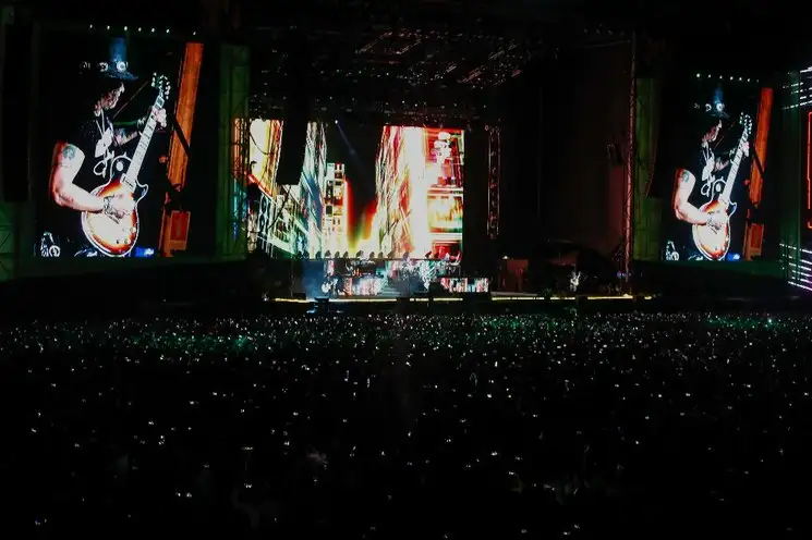 Cierre del Vive Latino, con la presentación de Gun's and Roses. Foto Víctor Camacho