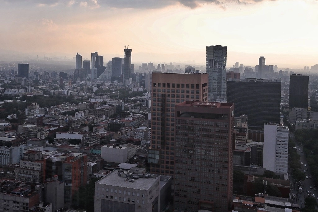 Román Meyer, titular de la Sedatu, señaló que durante la actual administración federal se realizó un programa de mejoramiento urbano en zonas marginadas de las ciudades. Foto Marco Peláez / Archivo

