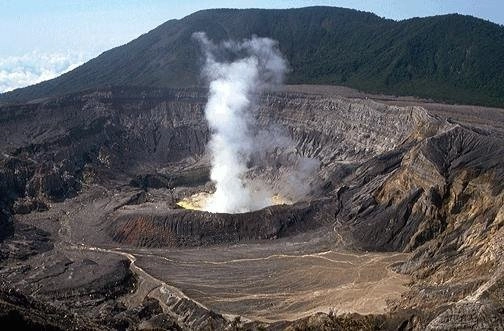 El volcán volcán Rincón de la Vieja en imagen e archivo. Foto tomada de areasyparques.com/volcanes/rincon-de-la-vieja-volcano/