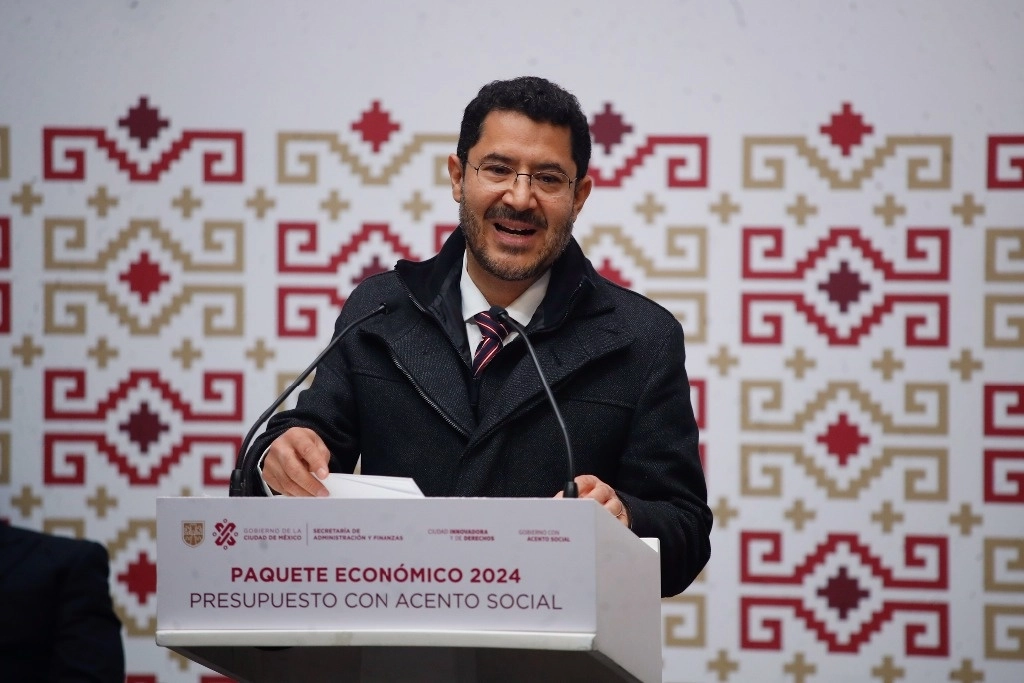 El jefe de Gobierno, Martí Batres, señaló que se encontró en su estudio que había quienes aún estaban en el registro reportadas como desaparecidas, pero habían realizado algún tipo de trámite en alguna dependencia gubernamental. Foto Cristina Rodríguez / Archivo