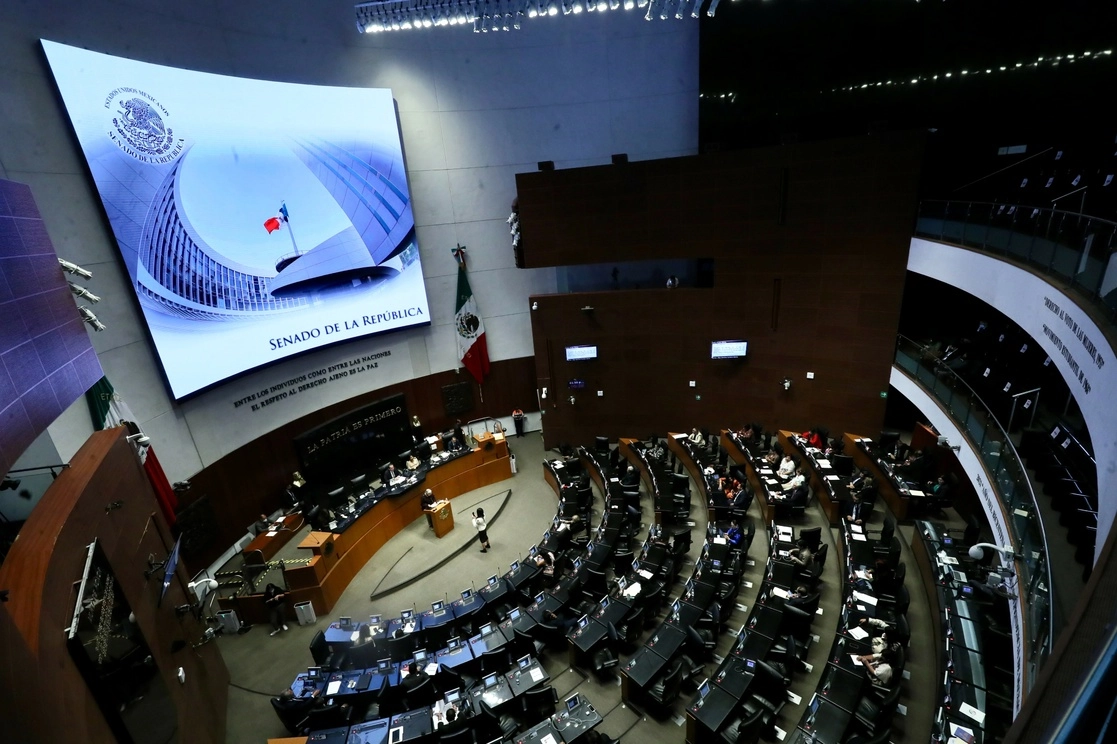 En el Senado de la República. Foto Roberto García Ortiz / Archivo