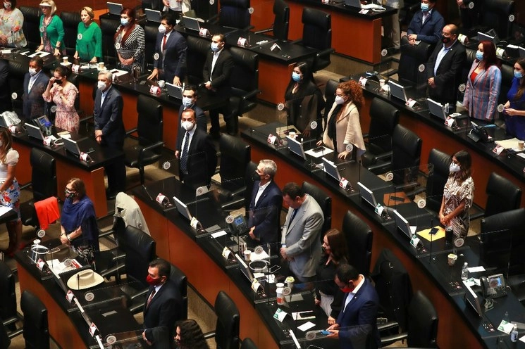 Los senadores durante la votación para elegir a la nueva Mesa Directiva. Foto María Luisa Severiano