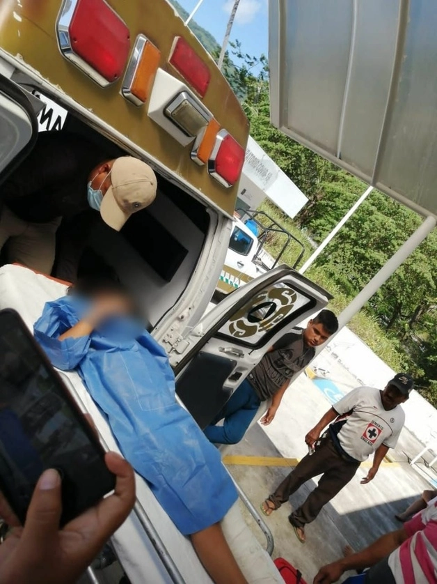 En el vehículo siniestrado resultaron heridos 23 tripulantes, que recibieron atención médica en el sitio y en hospitales cercanos. Foto tomada de Twitter @pcivilchiapas