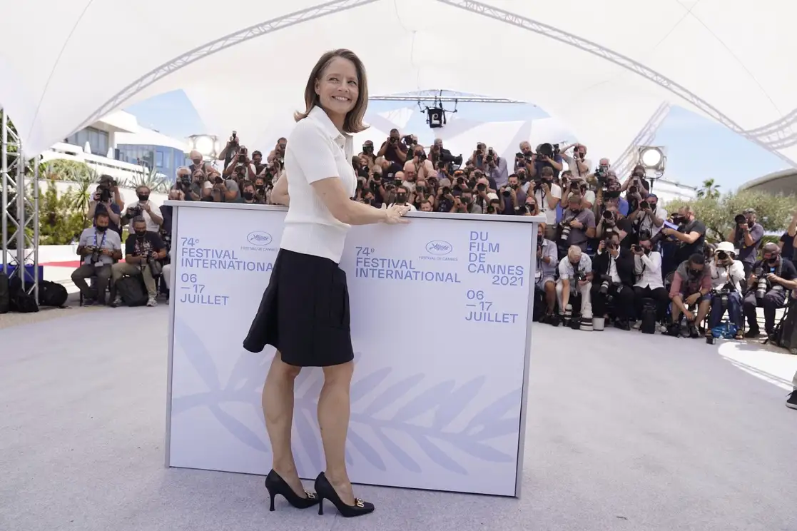 Jodie Foster, quien recibirá la Palma de Oro Honoraria, durante la ceremonia de apertura de Cannes, al sur de Francia, el 6 de julio de 2021. Foto Ap