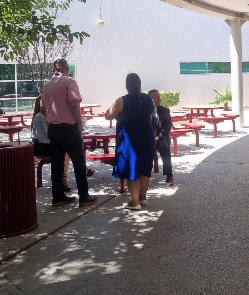 Aunque declararon abandonado el caso, los abogados de Naomy Yamileth Rodríguez, maestra de la guardería Techo Comunitario acusa de violación, sí acudieron a la audiencia. Foto La Jornada 