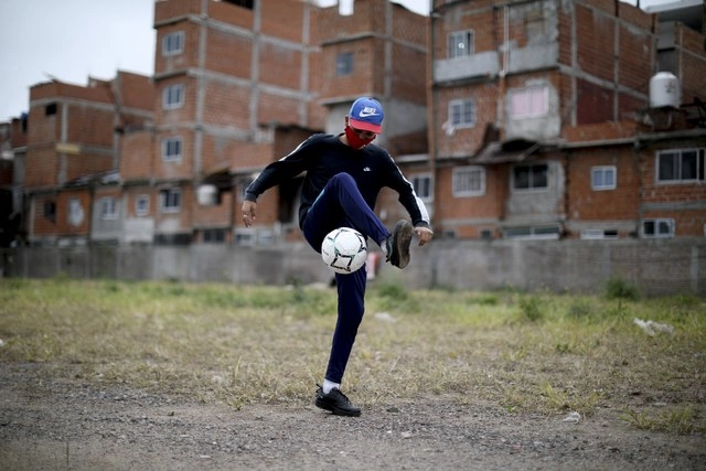 La mayoría de los casos se concentra en la capital y la Provincia de Buenos Aires, especialmente en los barrios populares. Foto Ap