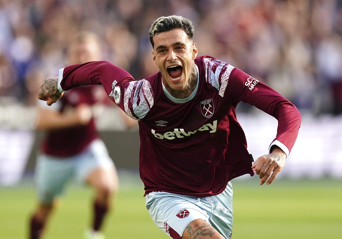 Gianluca Scamacca anotó el segundo gol del West Ham ante Fulham, en la fecha 10 de la Liga Premier. Foto Ap