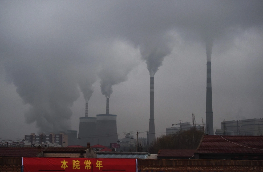 Una central eléctrica de carbón cerca de Datong, en la provincia de Shanxi, China. Foto Afp / Archivo