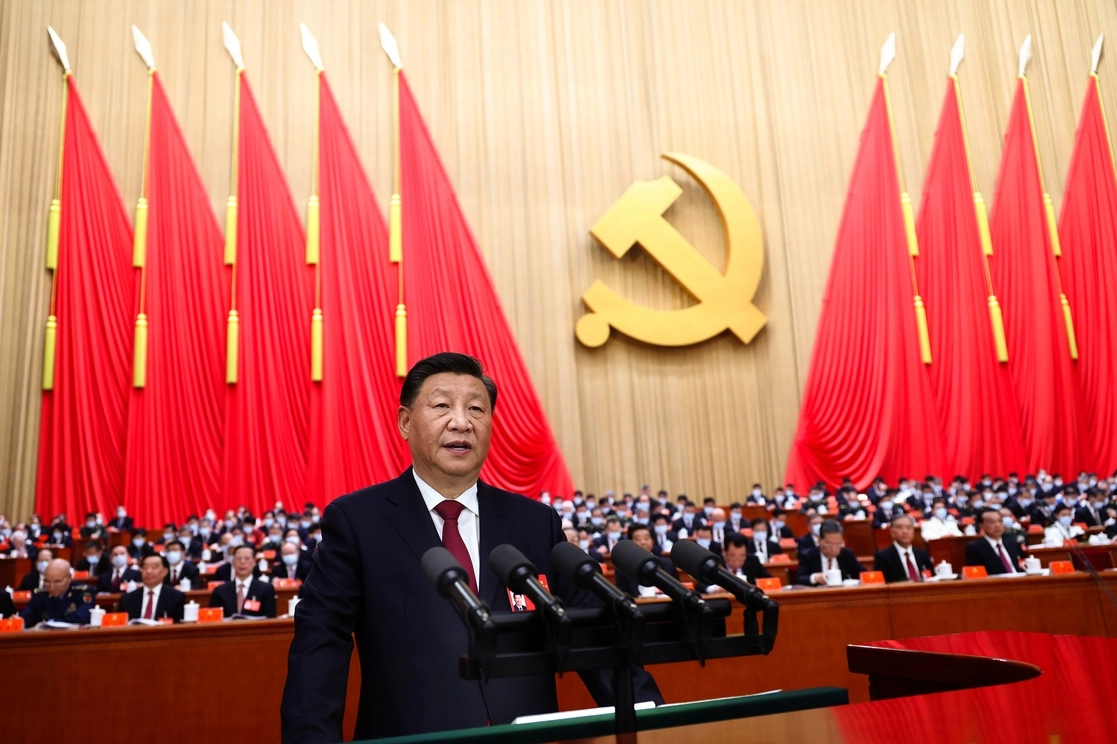 El presidente chino, Xi Jinping da un discurso durante la inauguración del Congreso del Partido Comunista. Foto Ap