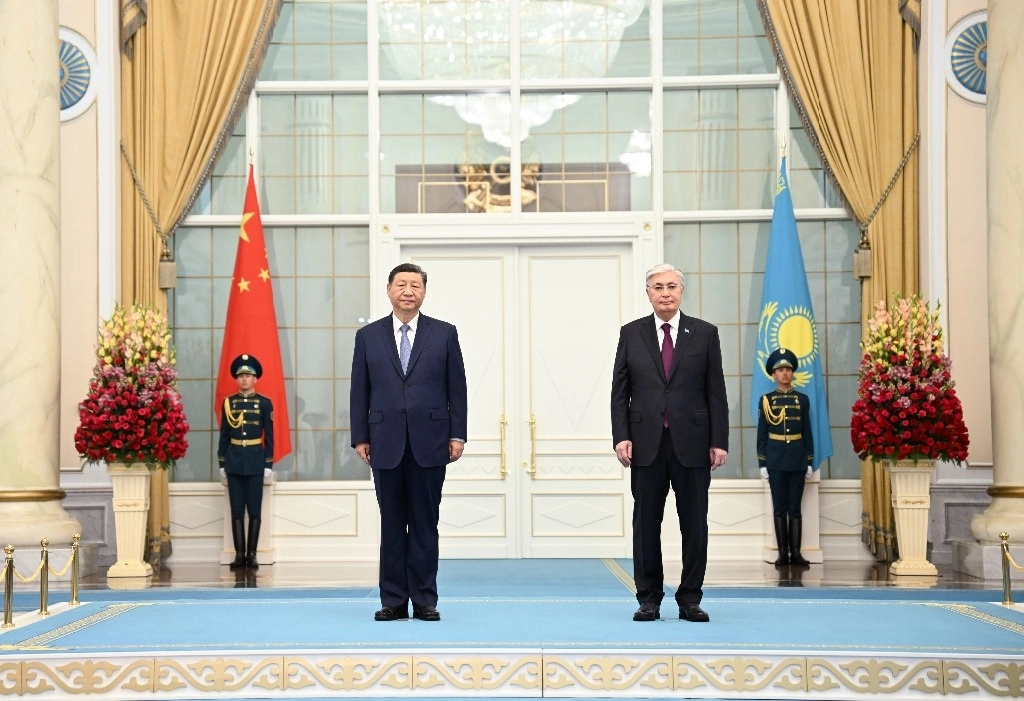 Xi Jinping, presidente de China junto a su homólogo de Kazajistán, Kassym-Jomart Tokayev, el 3 de julio de 2024. Foto Xinhua