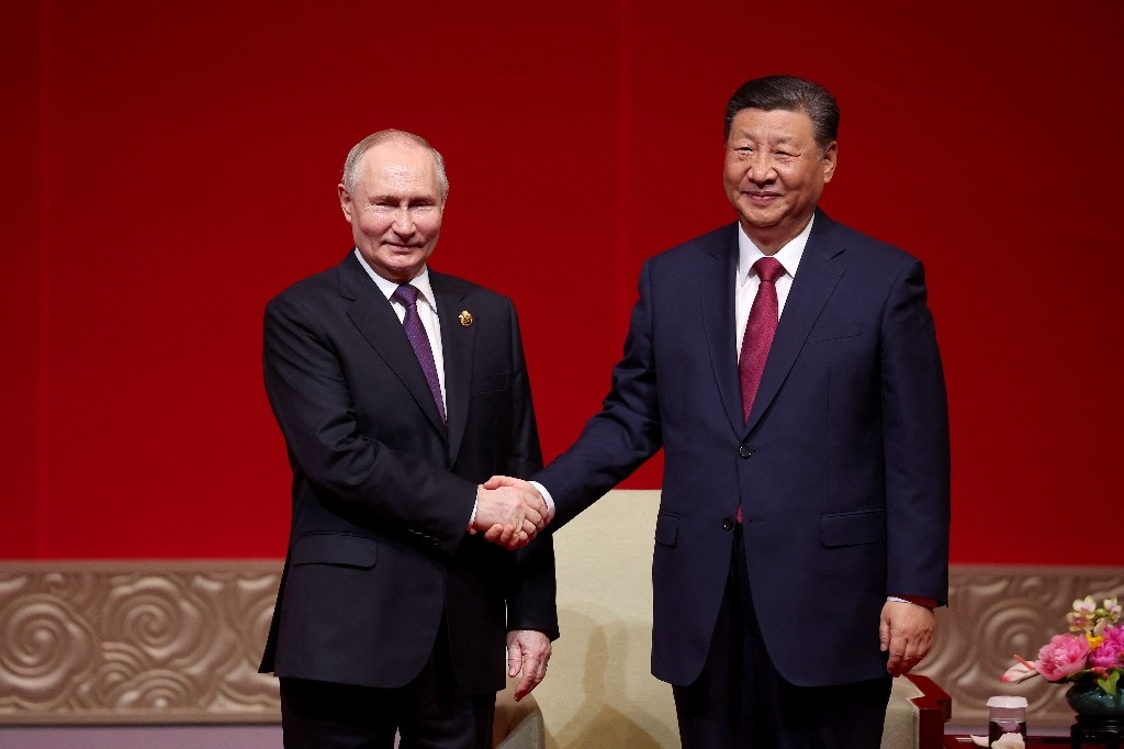 Xi receives his “previous good friend” Putin to advertise world “peace”