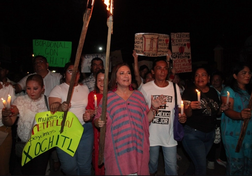 La aspirante del Frente Amplio por México, Xóchitl Gálvez Ruiz comenzó su precampaña en Coyuca de Benítez, Guerrero, a las cero horas del lunes. Imagen tomada de X @XochitlGalvez