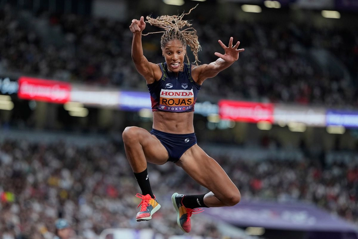 "Ha sido larga la espera. Para mí, para mi gente, para ustedes los periodistas y para el atletismo mundial, que me esperaba desde hace mucho. ¡Ya estoy aquí, mi gente! Ahora a disfrutar y espero que me vean en la final porque voy con todo", dijo Yulimar Rojas, el 16 de septiembre de 2025. Foto 