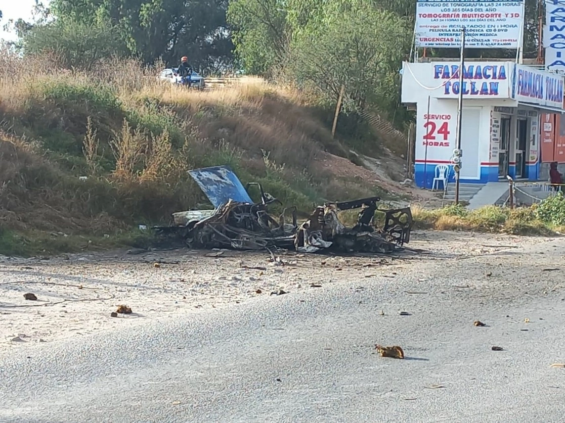 La madrugada de ayer miércoles 1 de diciembre, un comandó rescató con coches bomba a nueve internos del Centro de Readaptación Social de Tula, Hidalgo. Foto Cuartoscuro 